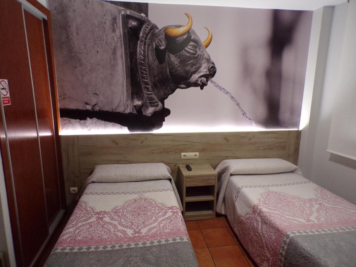Hostal Serruchi Теруель Екстер'єр фото
