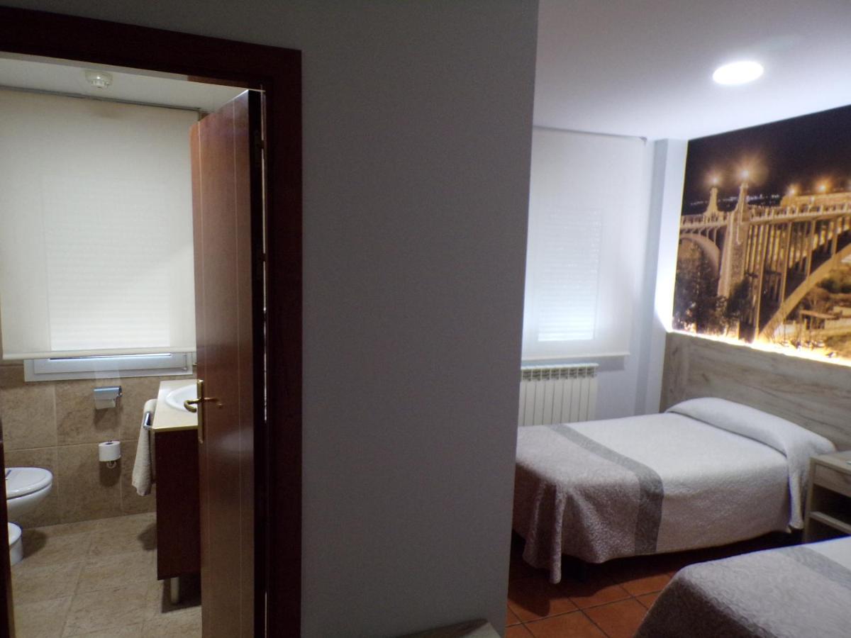Hostal Serruchi Теруель Екстер'єр фото