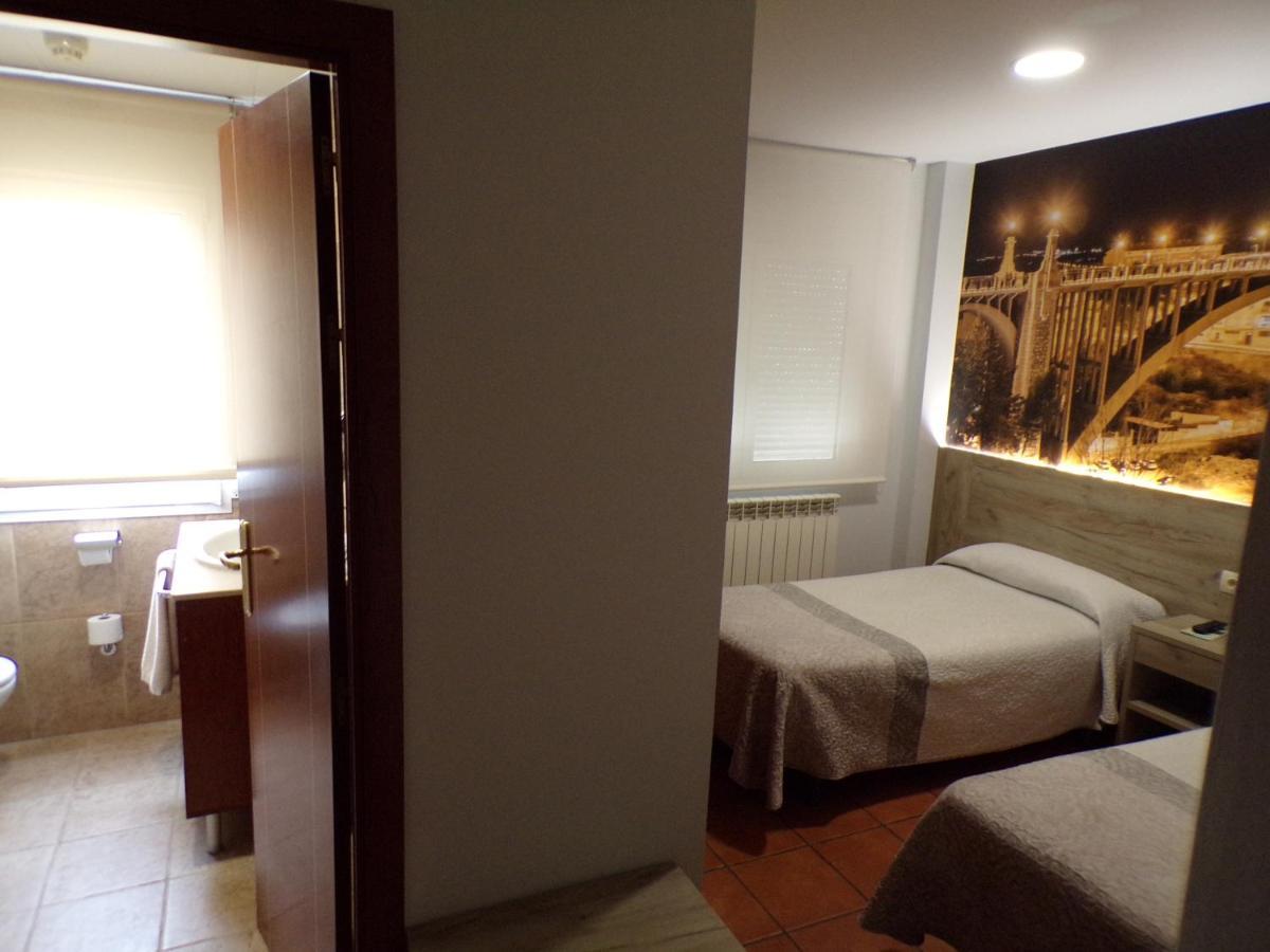 Hostal Serruchi Теруель Екстер'єр фото
